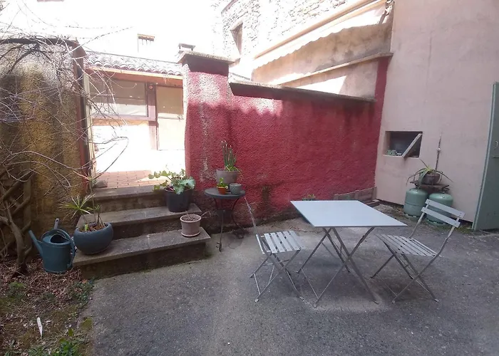 Maison De Village